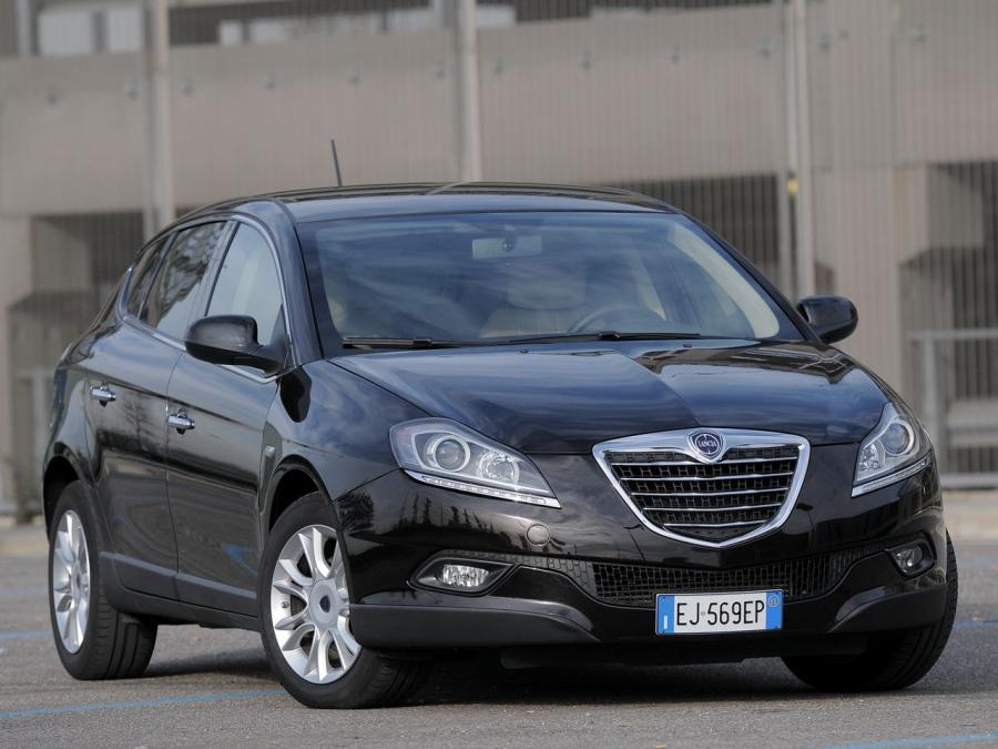  Lancia Delta 2011 года  (фото 11 из 19)